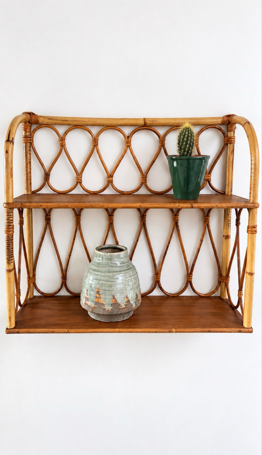 Wall shelf in rattan and wood veneer – 1950s/60s