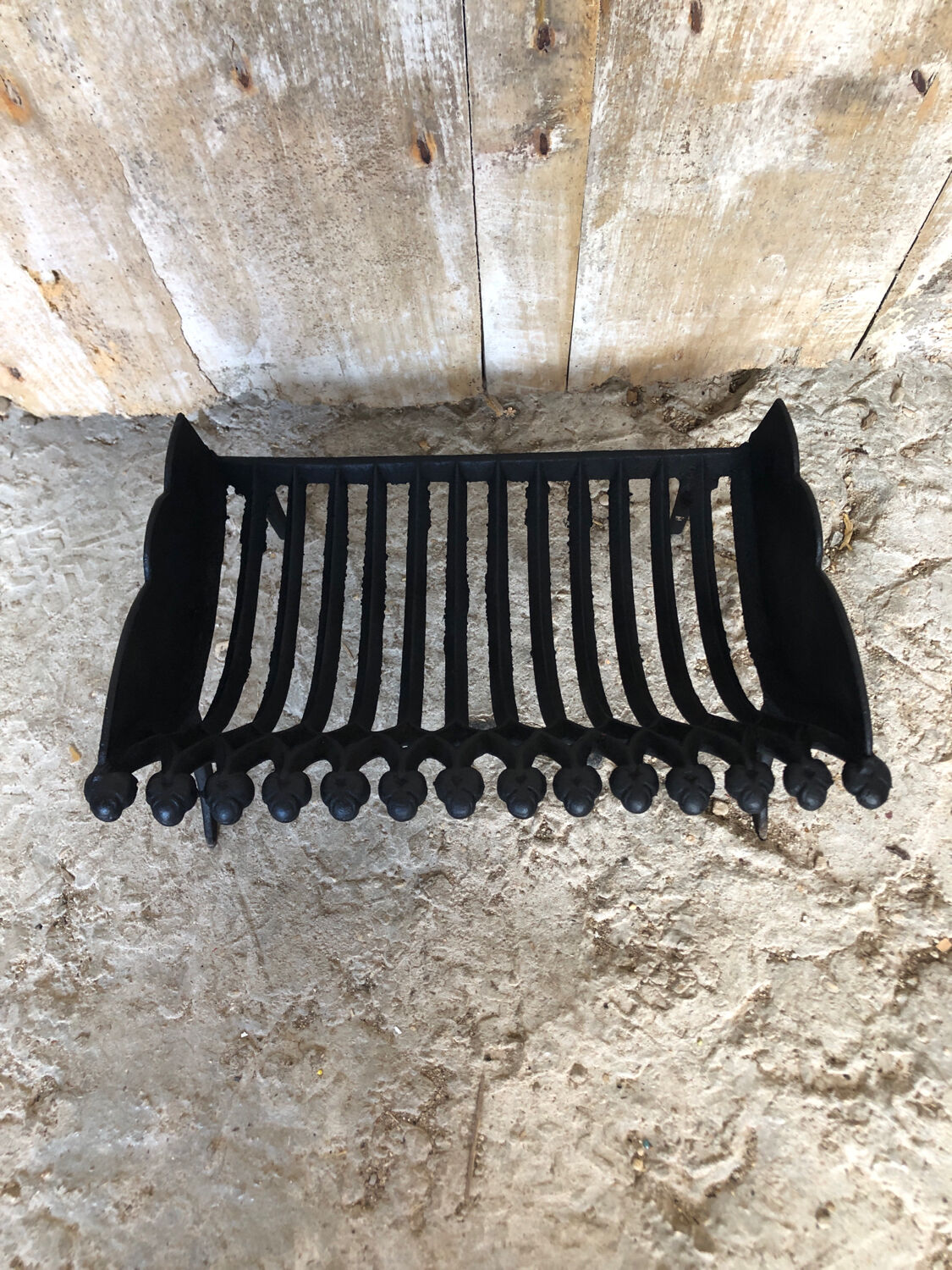 Old fireplace fireplace vintage cast iron