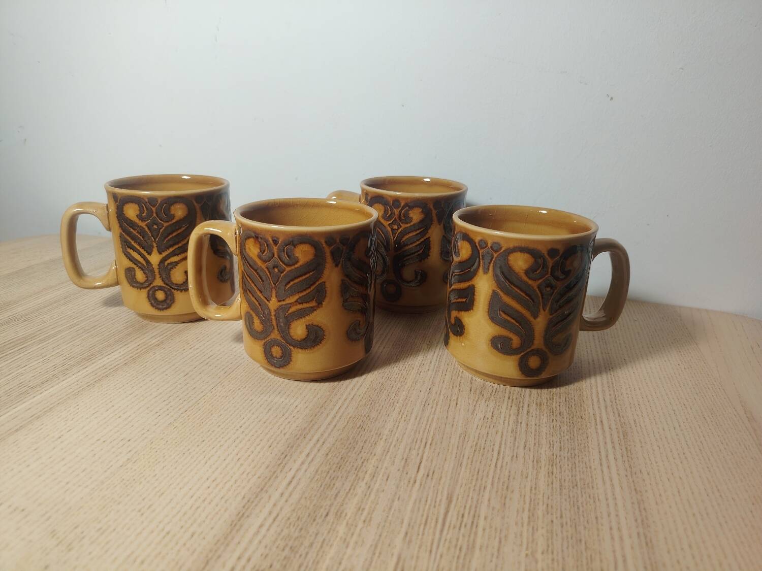 Winchecomb Mugs