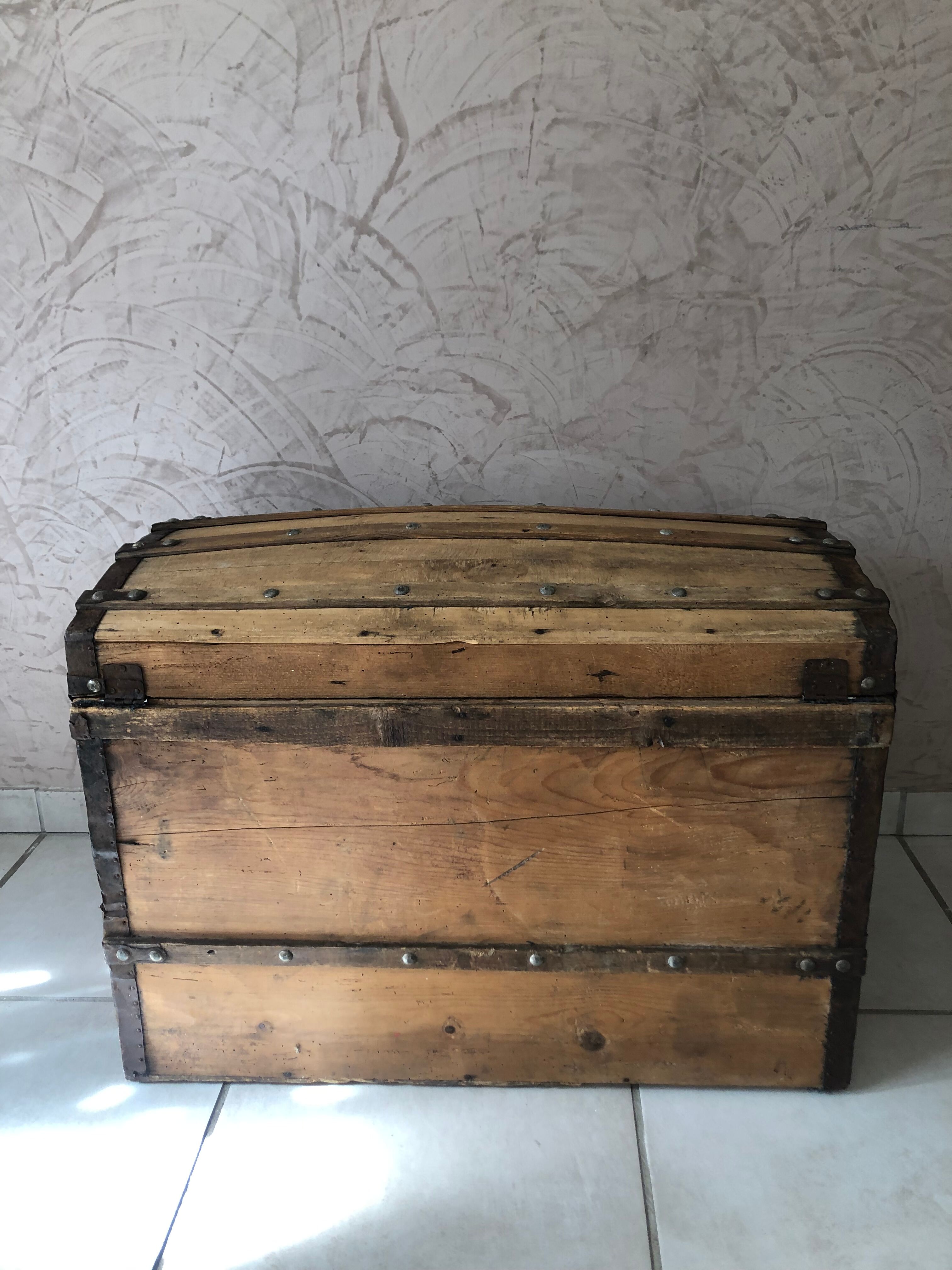Wooden chest/trunk