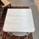 Table d’appoint grise