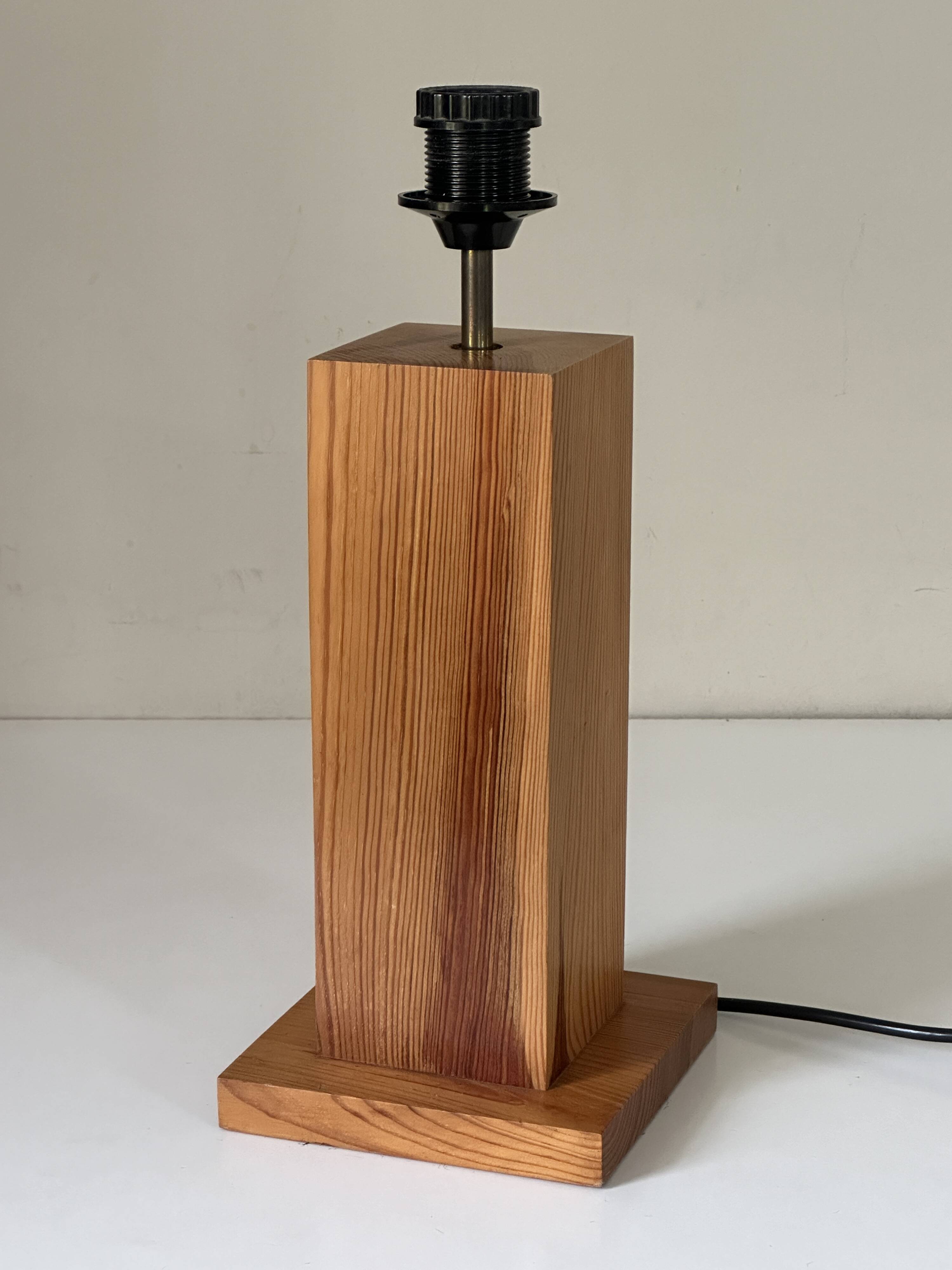Lampe en pin vintage design années 70 80