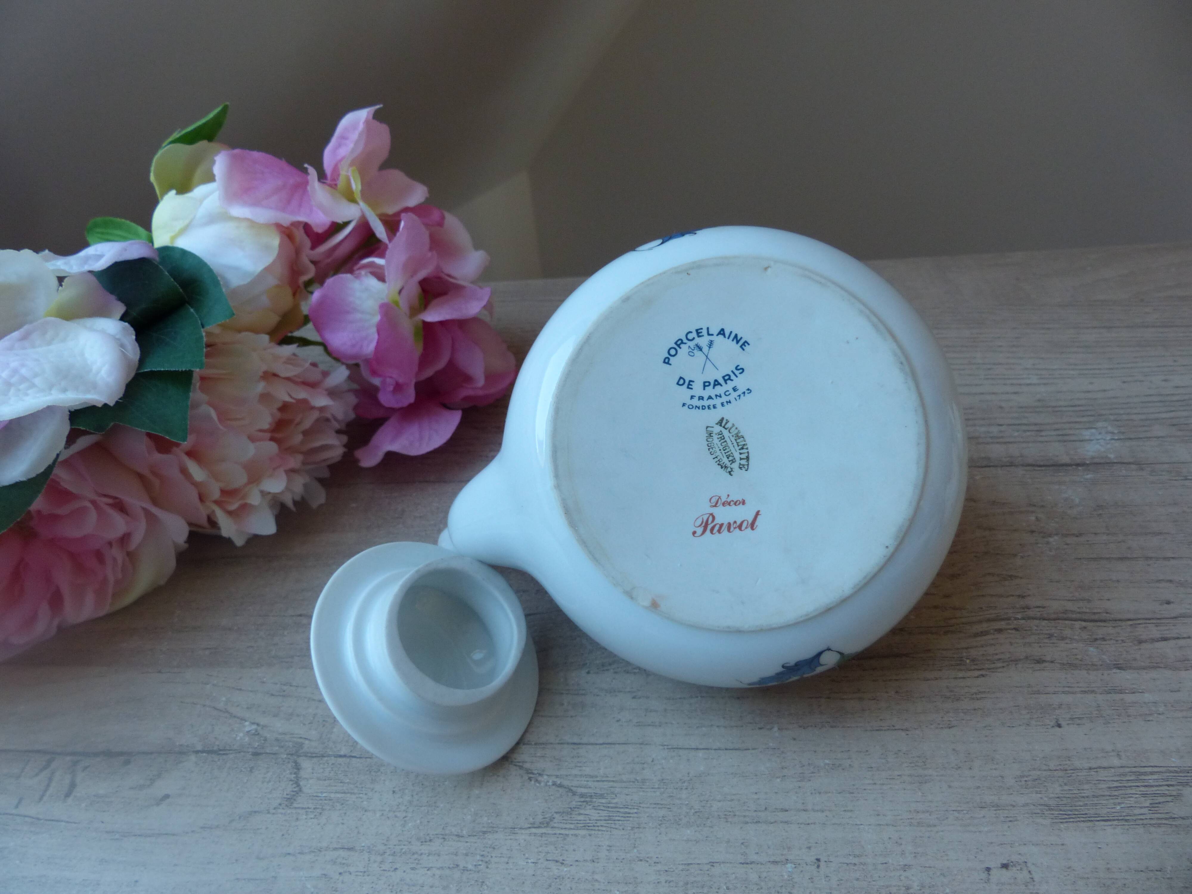 Small Paris porcelain teapot poppy decor Aluminite Frugier Limoges