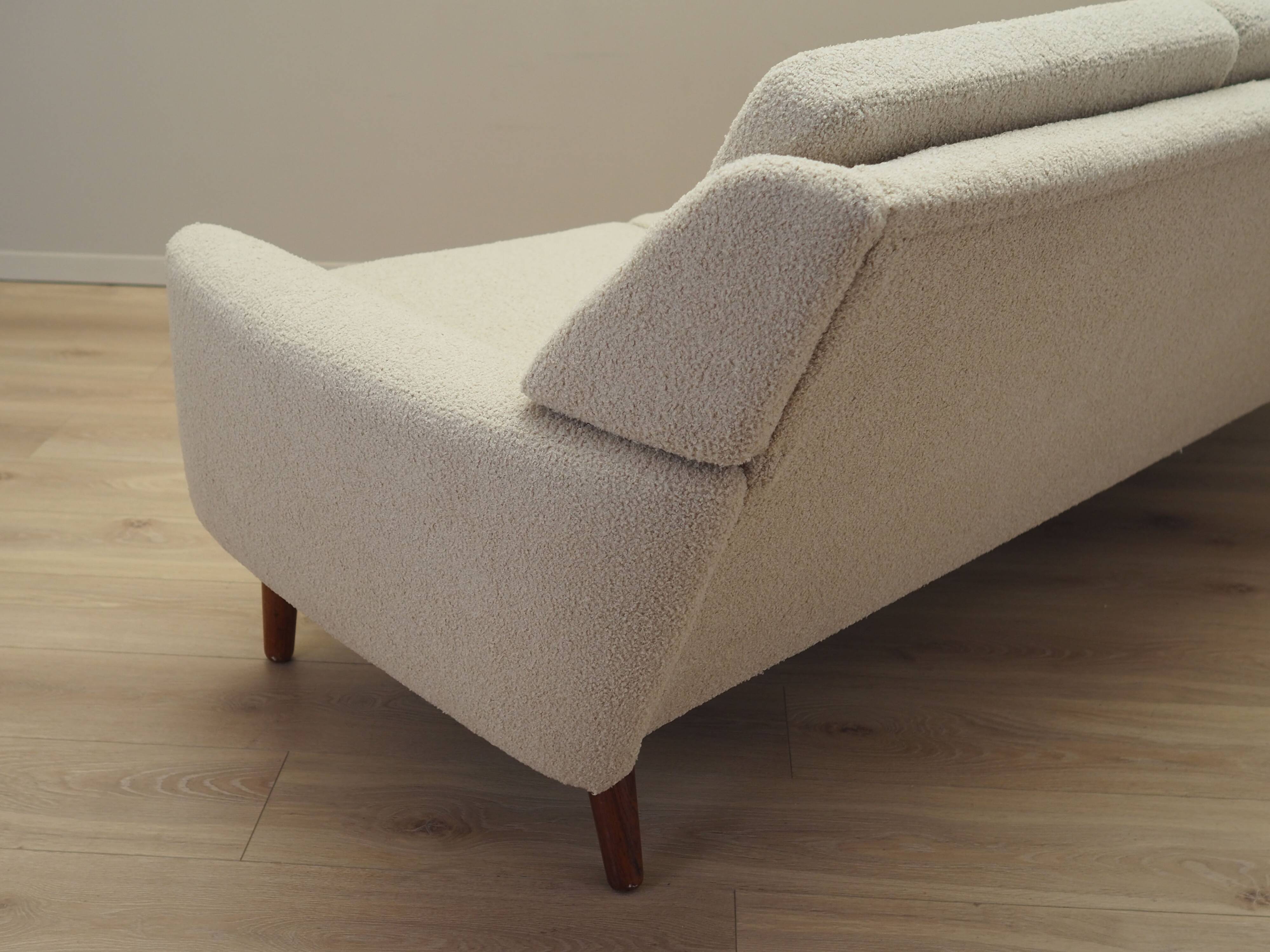 Canapé crème, design danois, années 1970, production : Danemark