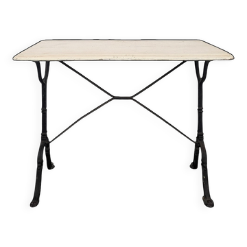 Table de bistrot en bois