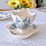 Large gravy boat on 19th century iron earth tray