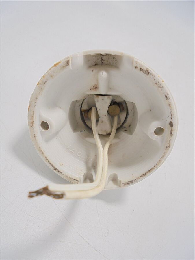 Porcelain wall lamp