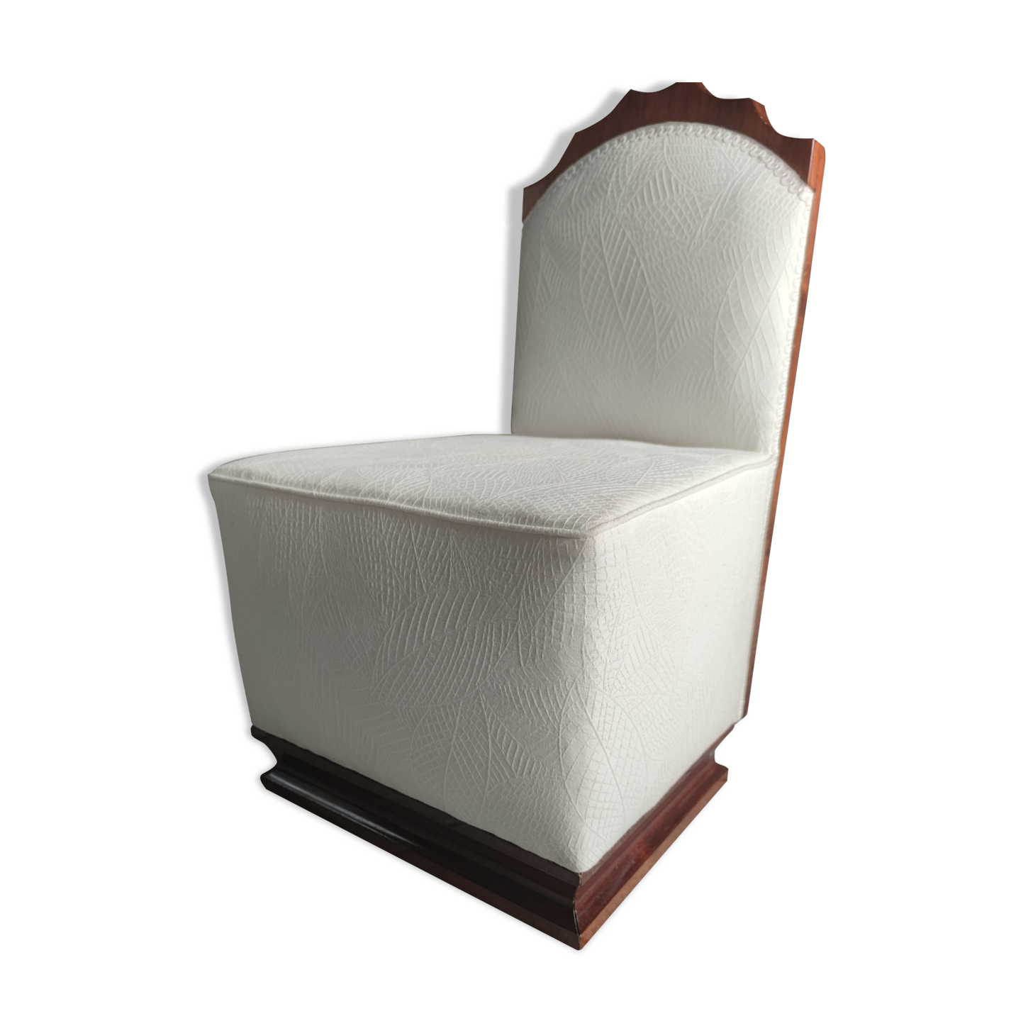 Charming decorative arts period armchair in solid walnut