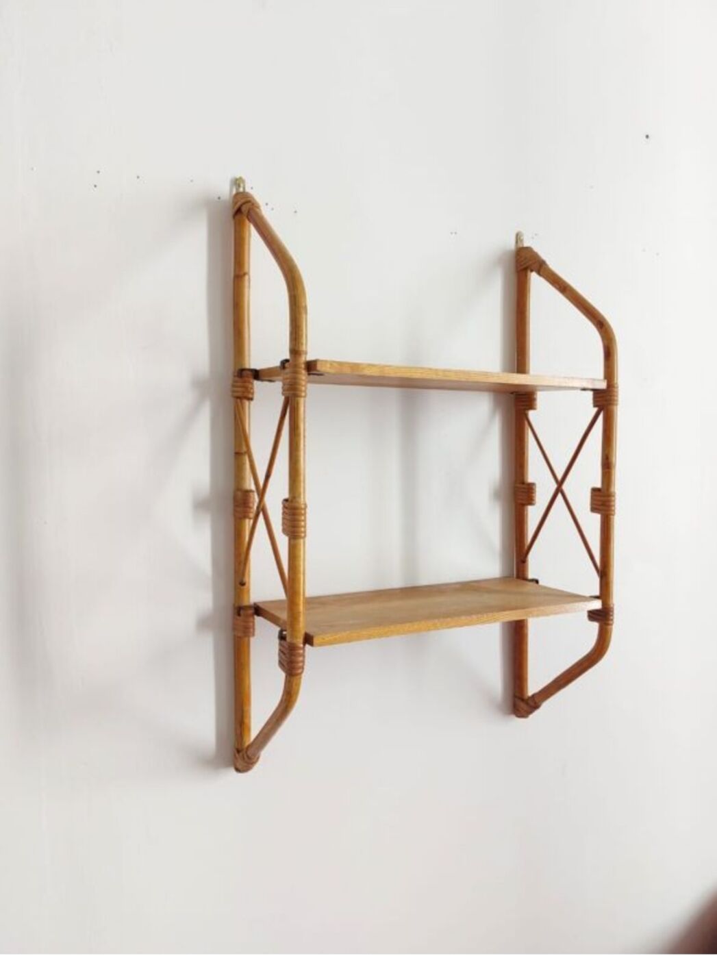 Etagere en rotin vintage