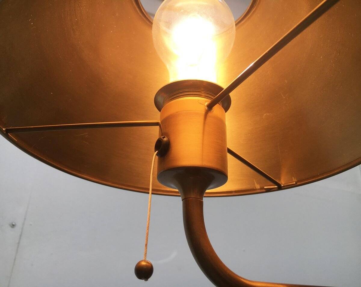 Lesan floor lamp in vintage German brass, Hollywood Regency style by Florian Schulz, 1970s.