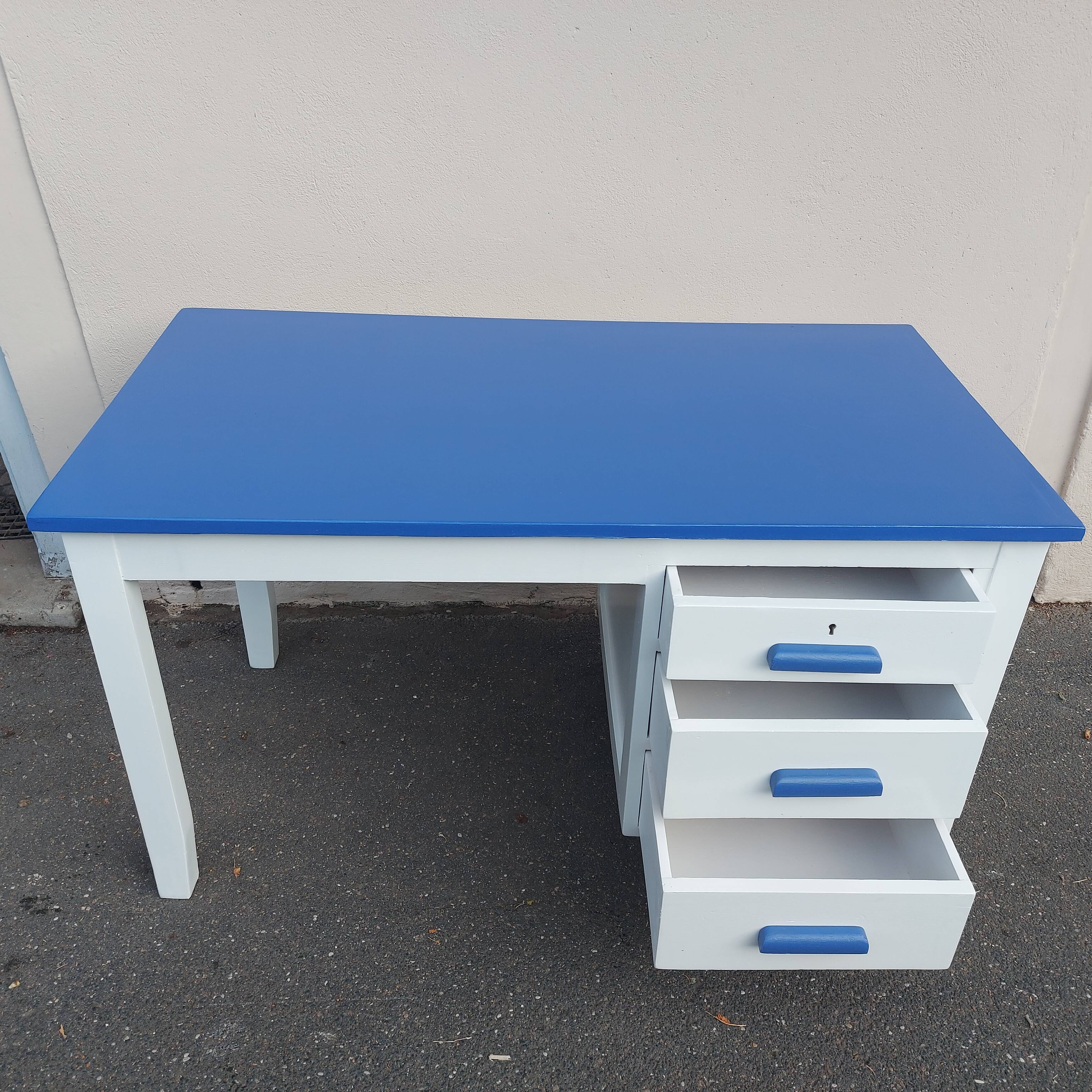 desk from the 1940s/50s