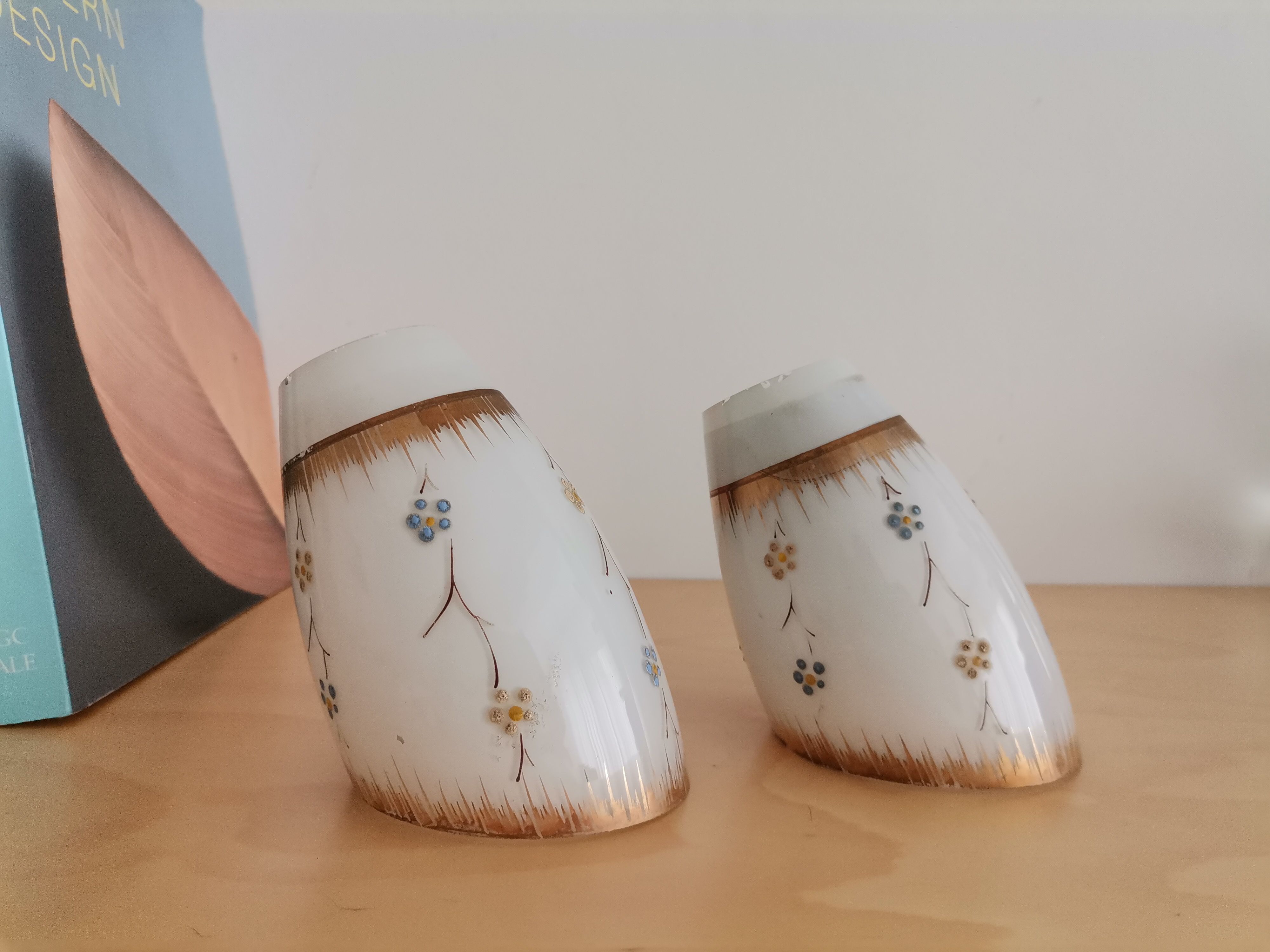 2 Vintage 50s mid century glass lamp shades