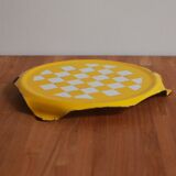 Enamelled metal underside