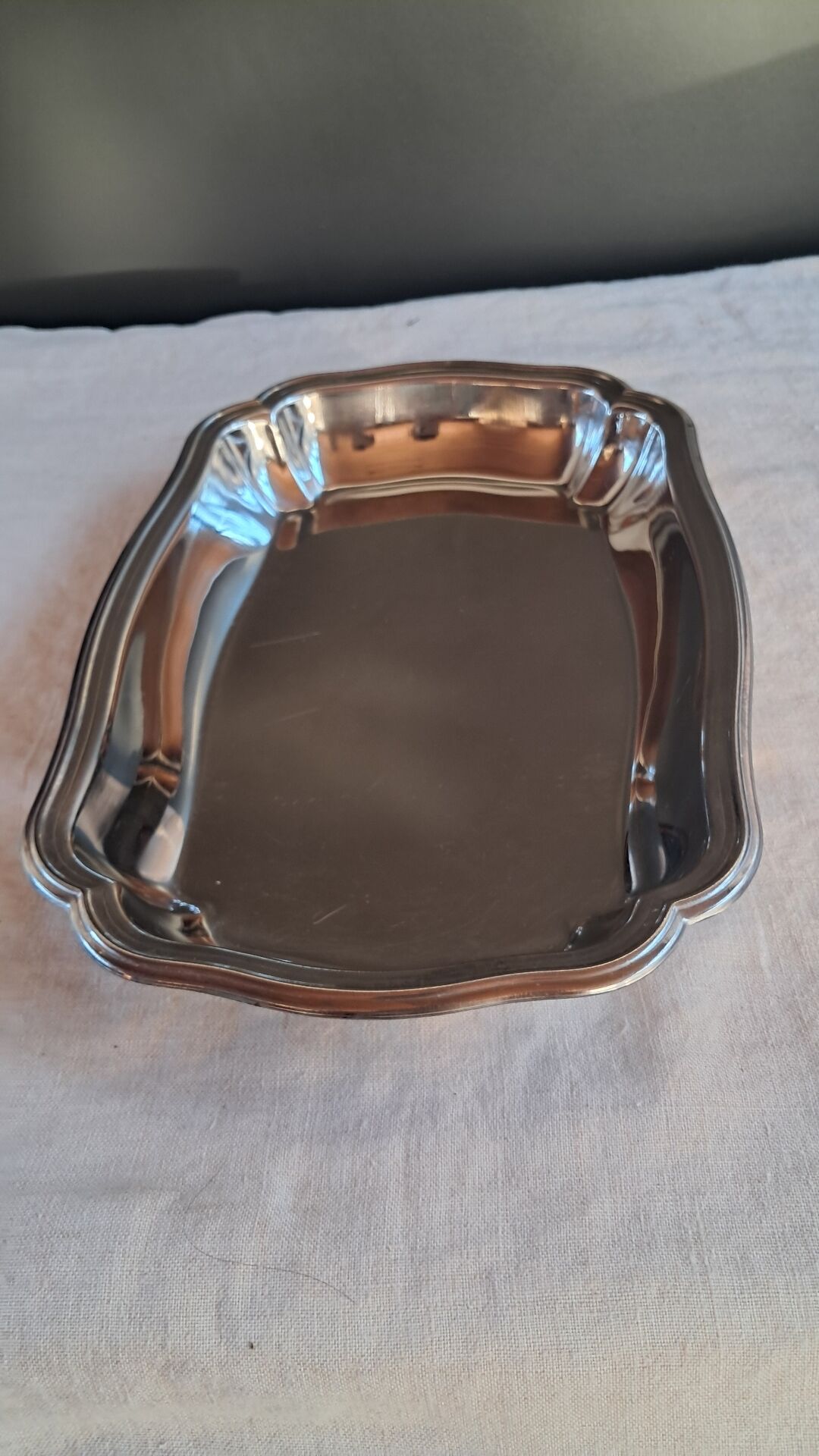 Rectangular scalloped service platter in stainless steel – Jean Couzon Silversmith