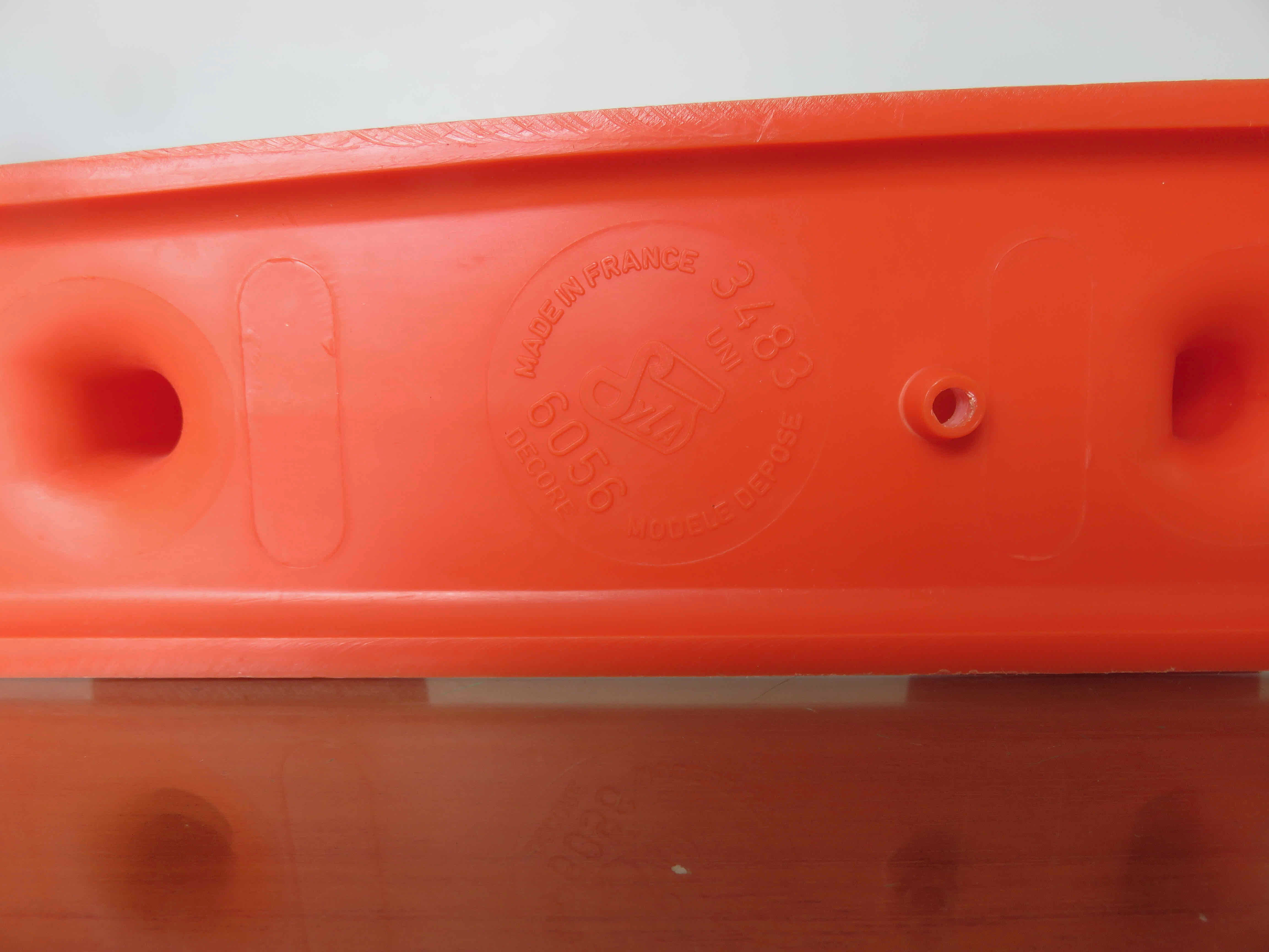 Orange plastic wall coat rack "syla" france 1970