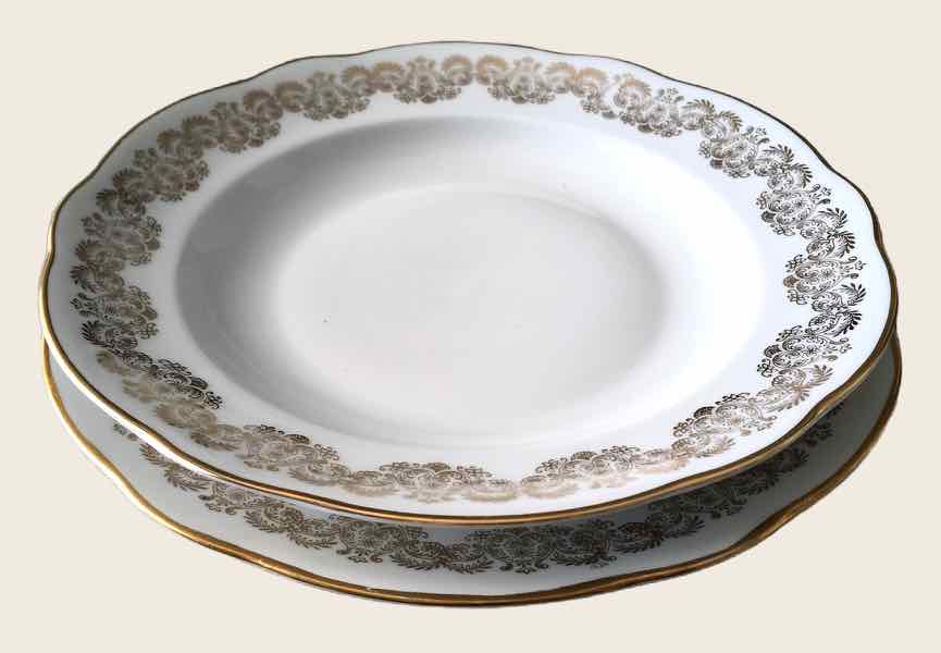 Porcelain service for 12 people