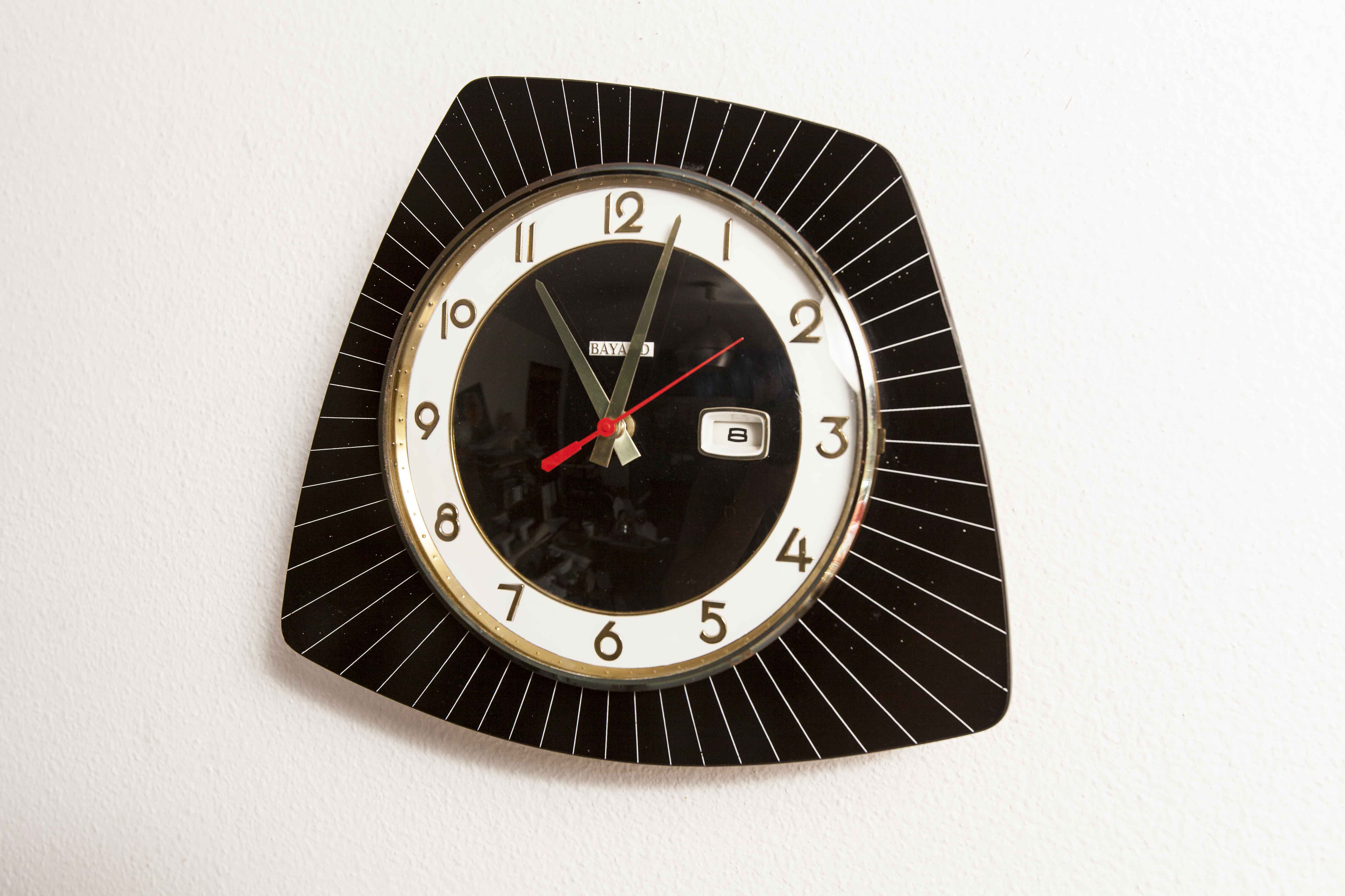 Asymmetrical wall clock 1960 Bayard formica