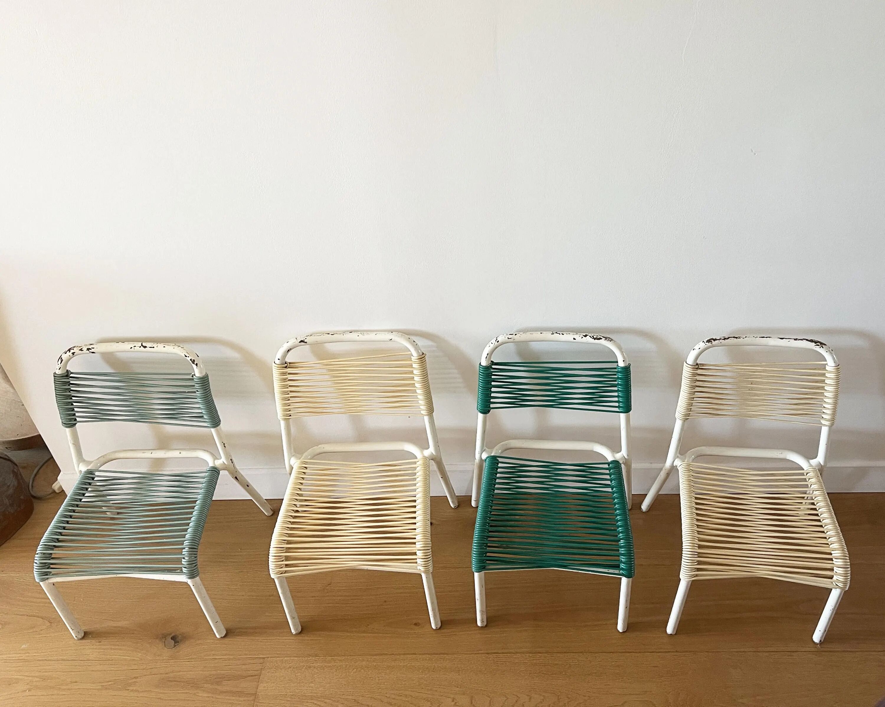 Set of 4 vintage 1960s Scoubidou children's chairs