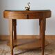 Guéridon en noyer Art déco 1930