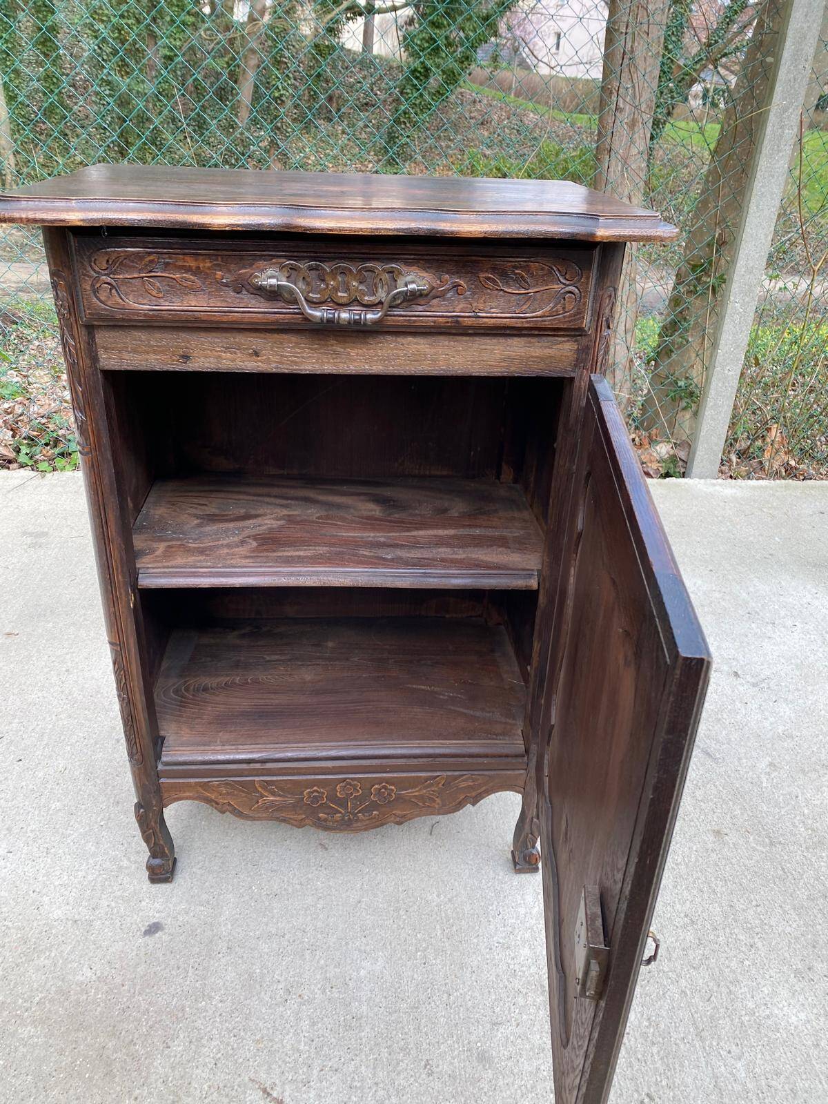 Renaissance chest of drawers in solid dark oak wood