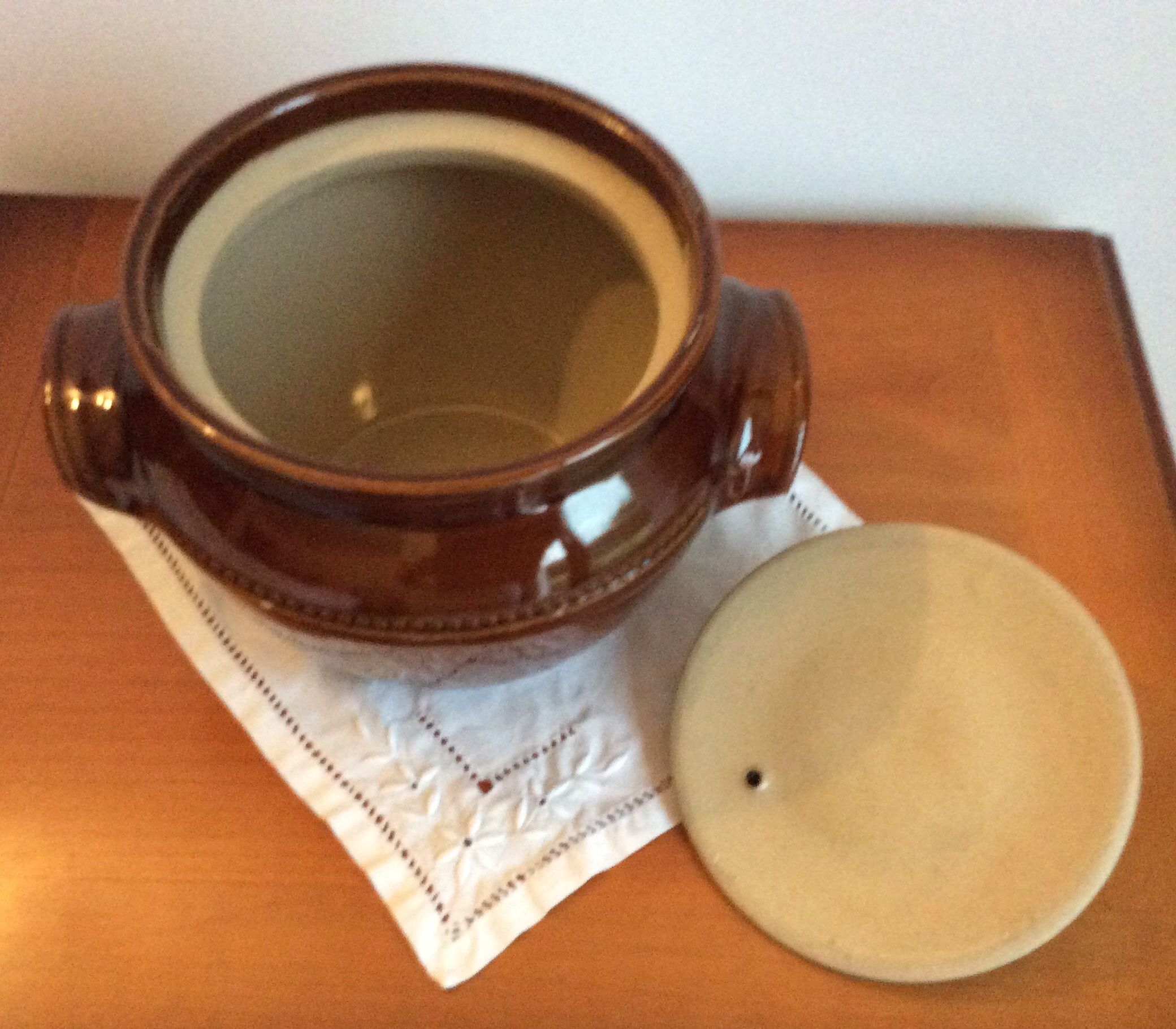 Pot glazed stoneware pot with lid Pearson's of Chesterfield England