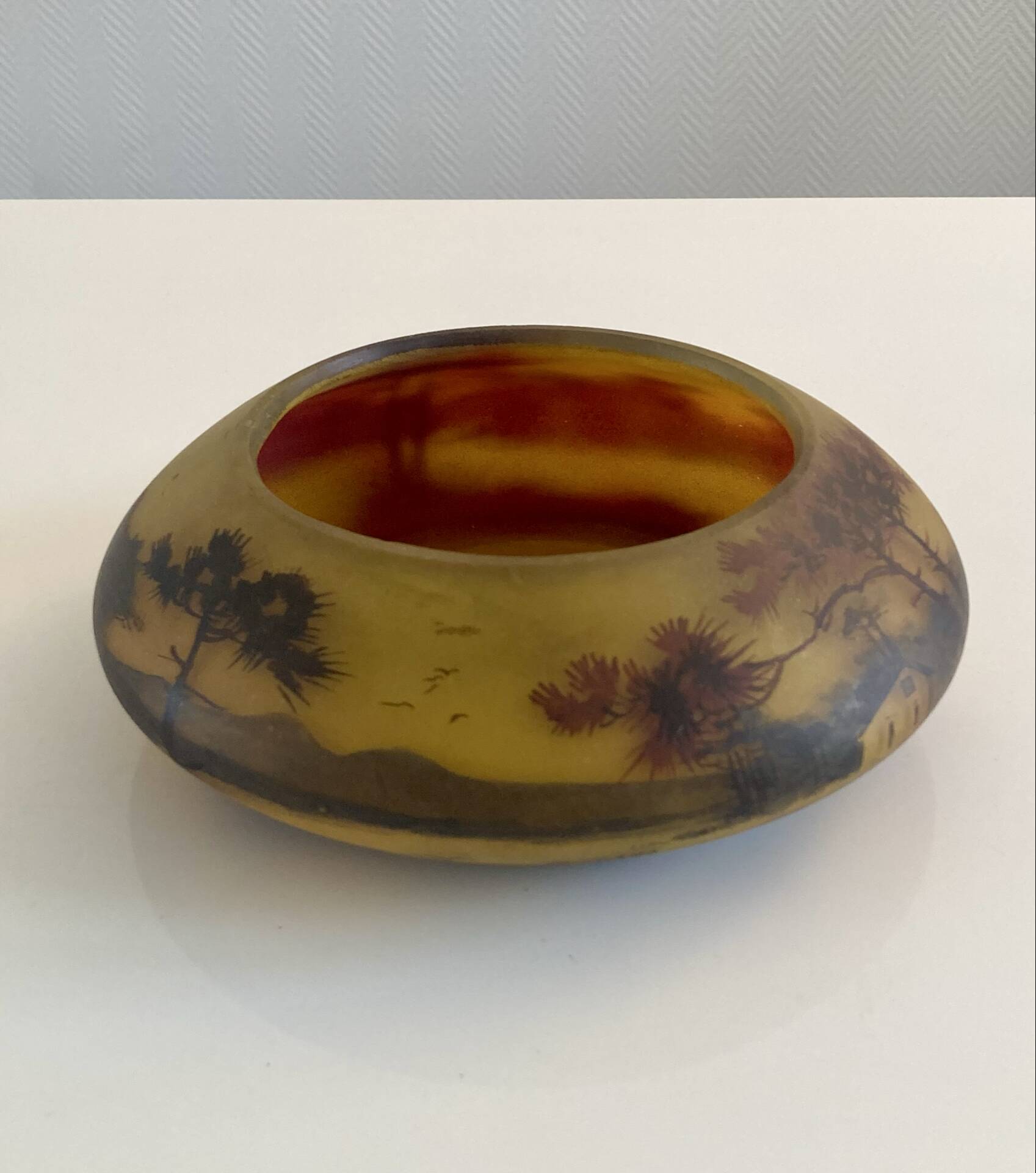 Circular glass bowl - hand-painted by Jean Simon Peynaud