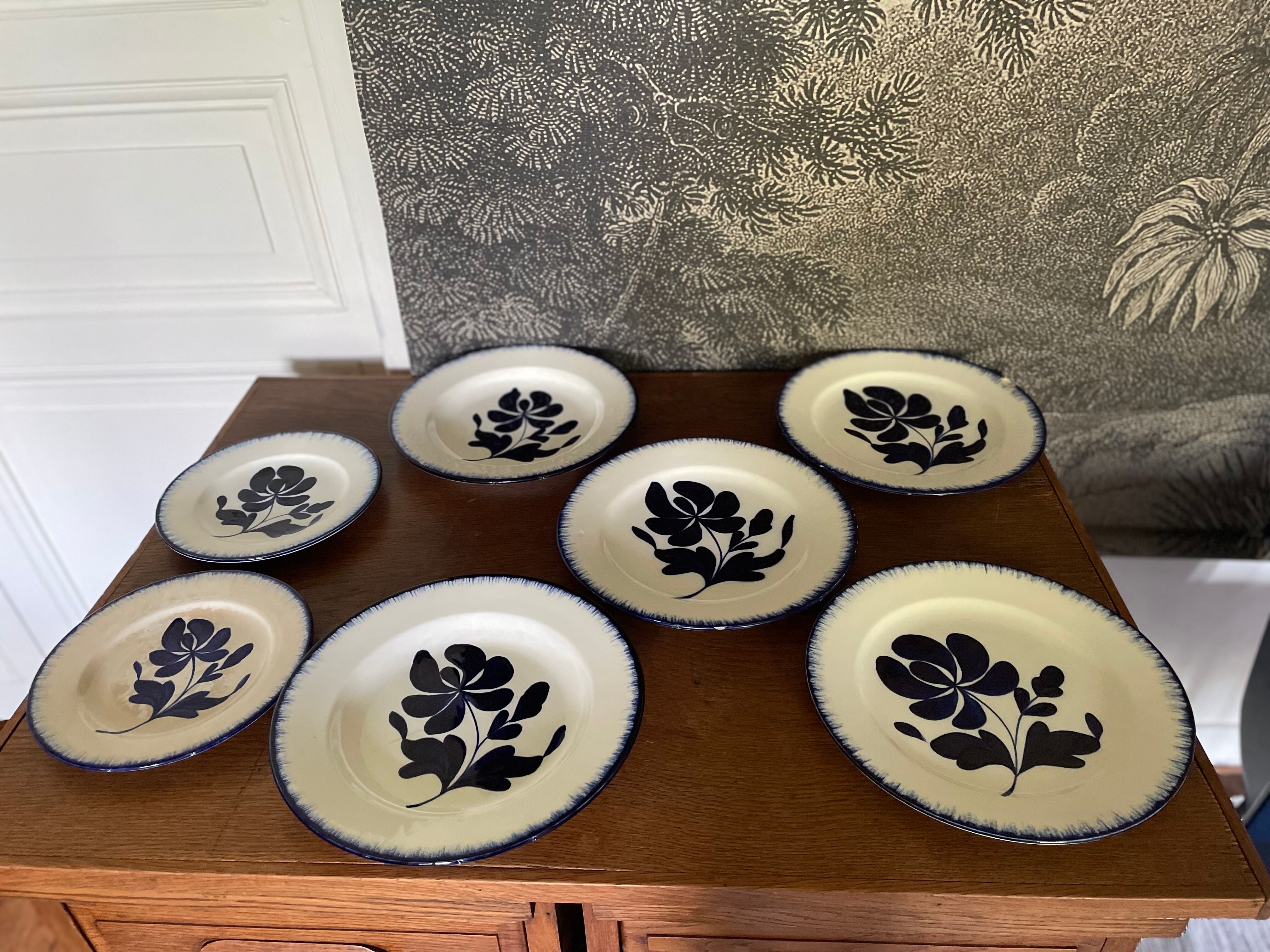 Plates model thebes salins iron earth