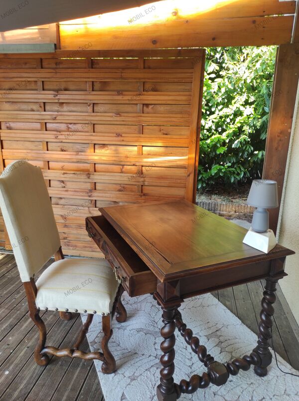Bureau ancien en bois massif