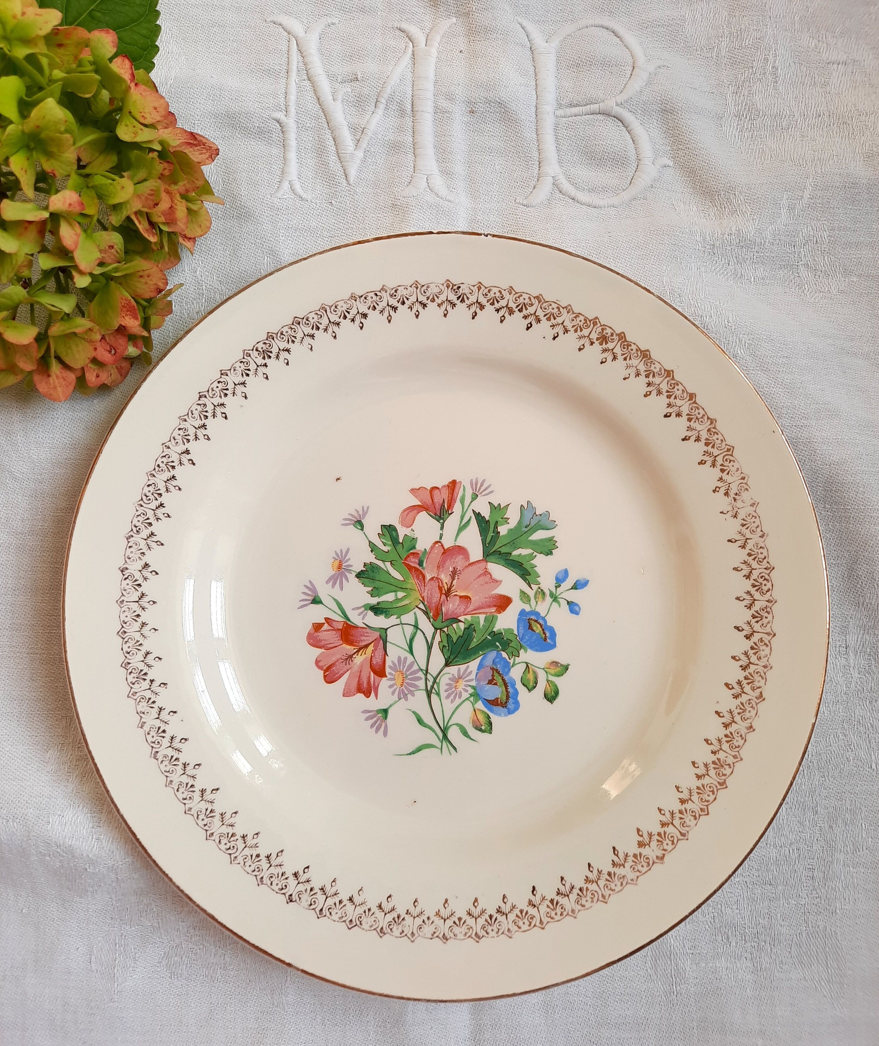 6 mismatched old flat plates