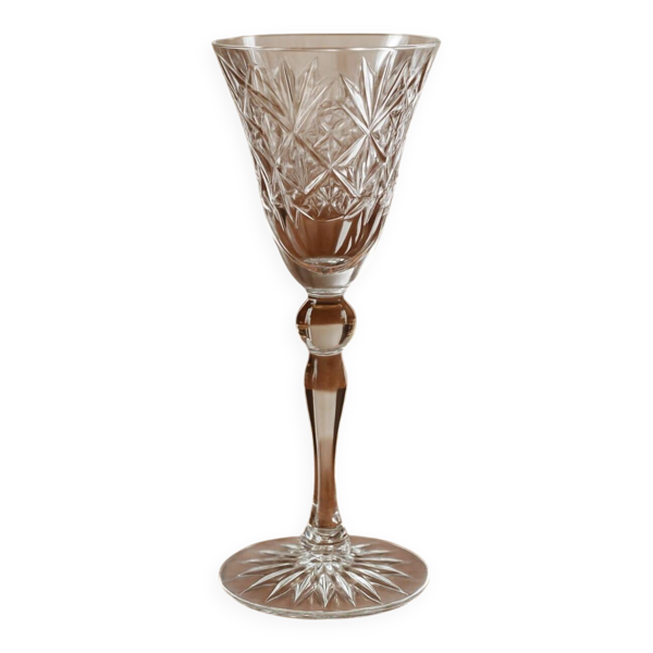 Grand verre à pied en verre taillé – décor étoilé – années 60