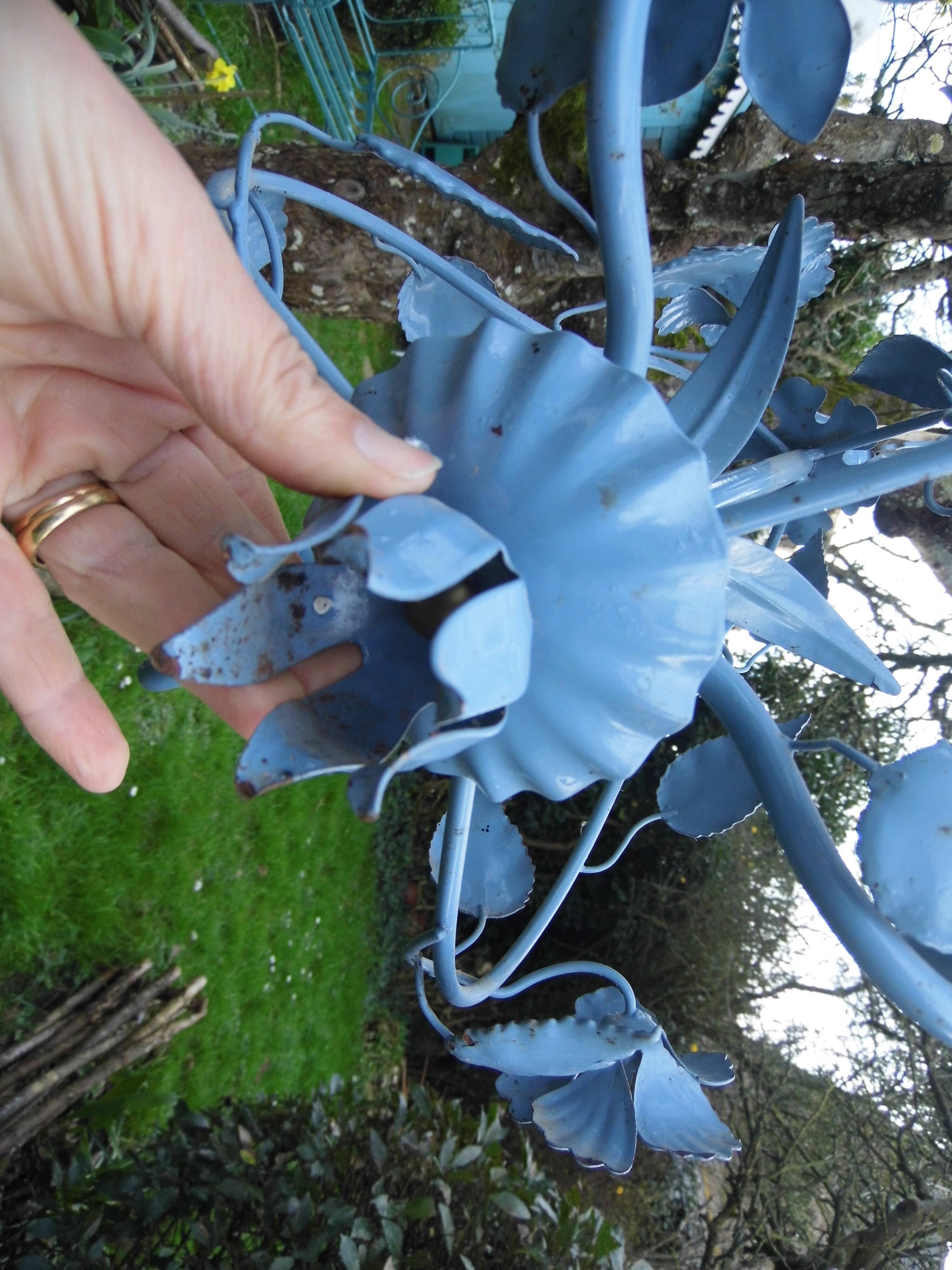 Lustre fleuri blue enamelled sheet chandelier 80s vintage