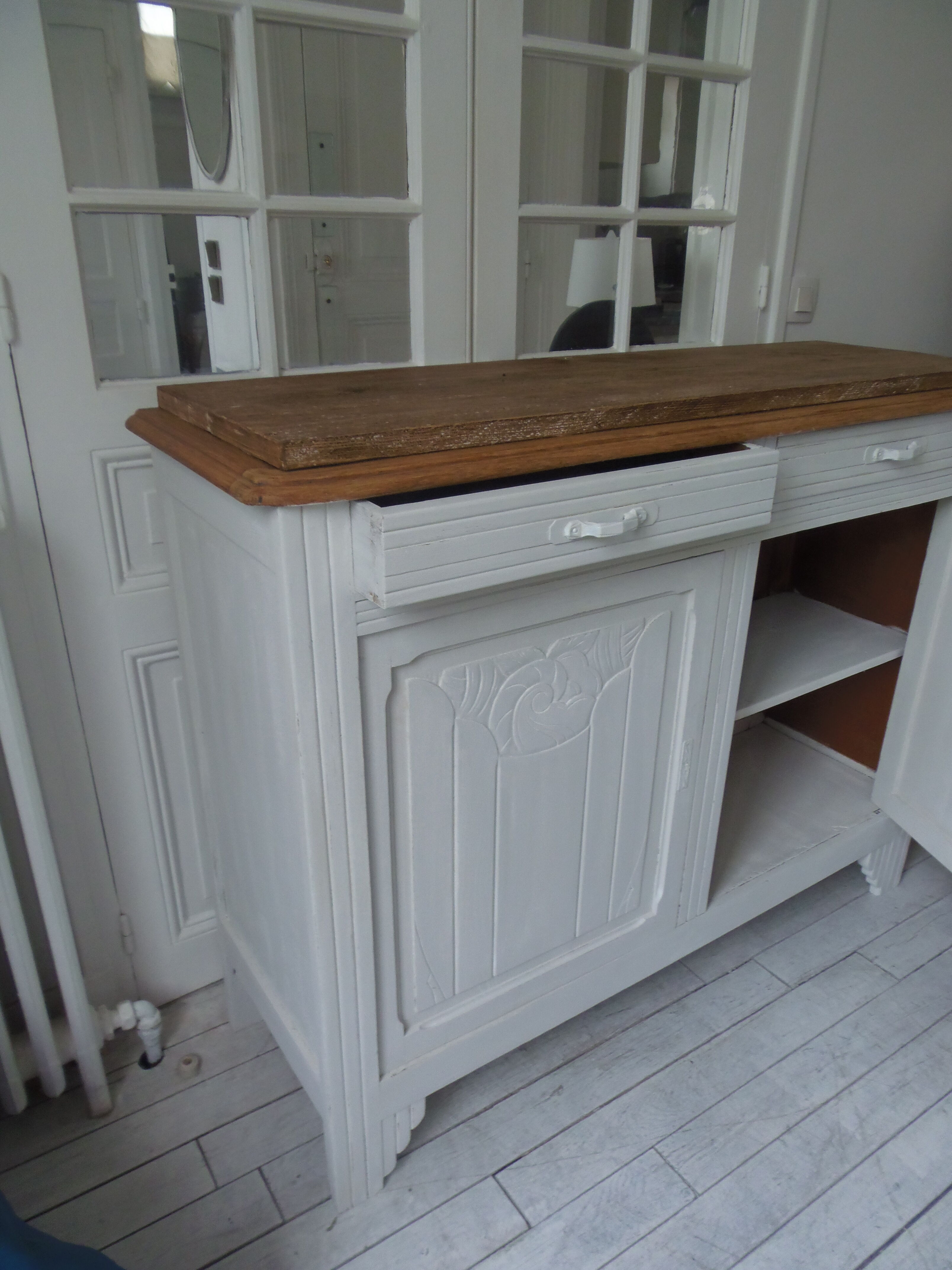 Art Deco buffet patinated pearl grey waxed finish, raw wooden tray.