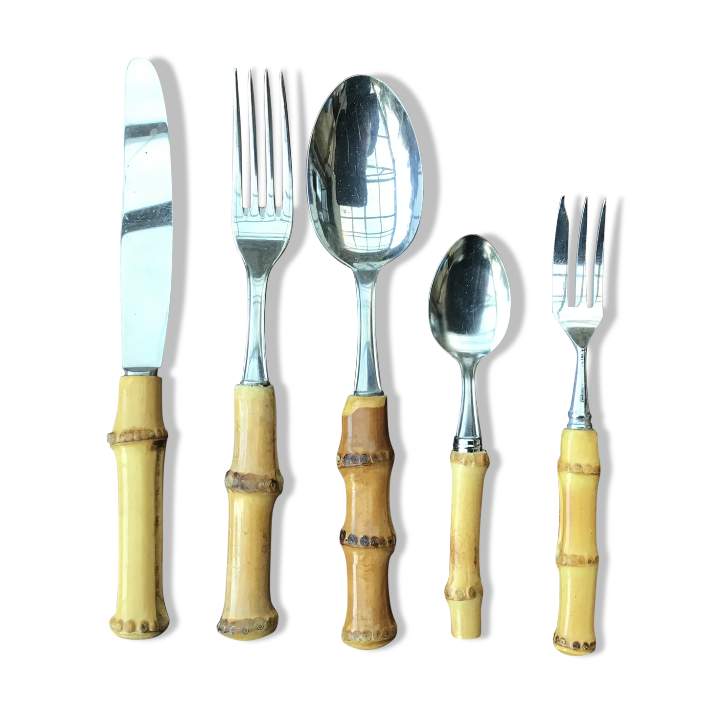 Housewife of cutlery with bamboo sleeves 30 pieces
