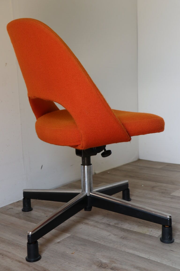 Swivel office chair by Eero Saarinen for Knoll, 1960