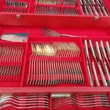 Ménagère 130 pieces en métal argenté orfèvrerie Platil