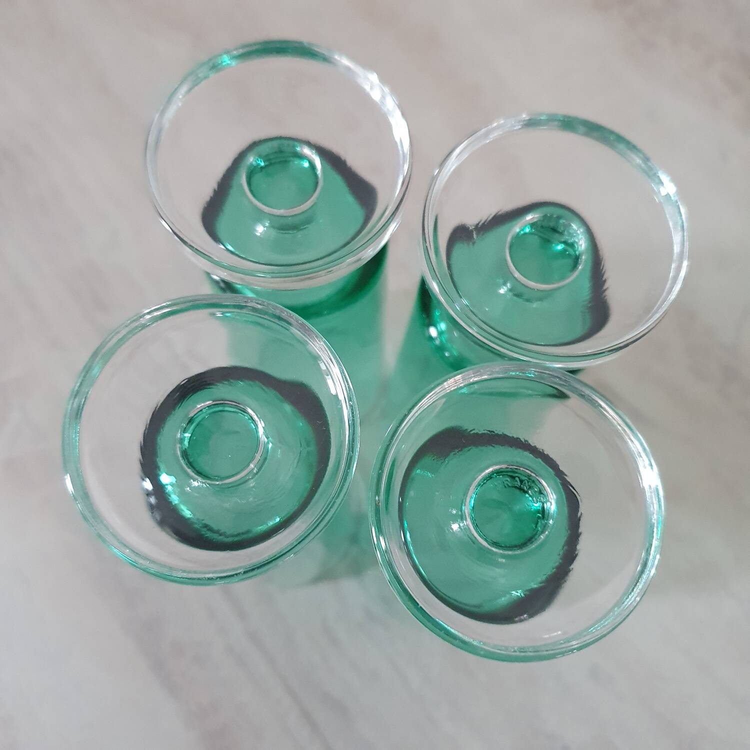 Set of 4 green flutes, Cavalier model, by Luminarc