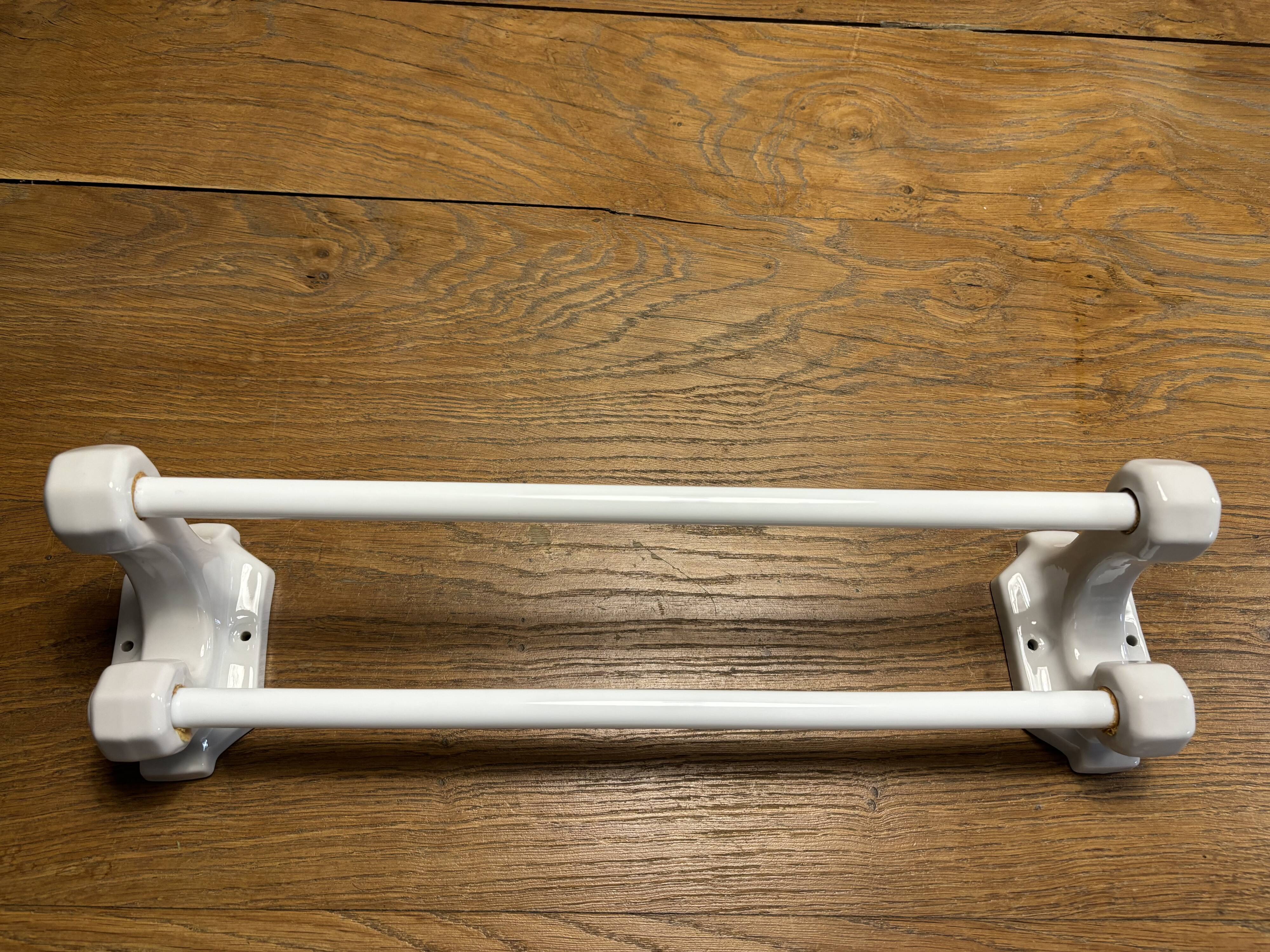 Earthenware towel holder