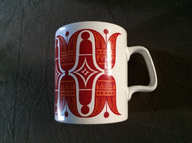 6 vintage Staffordhire mugs