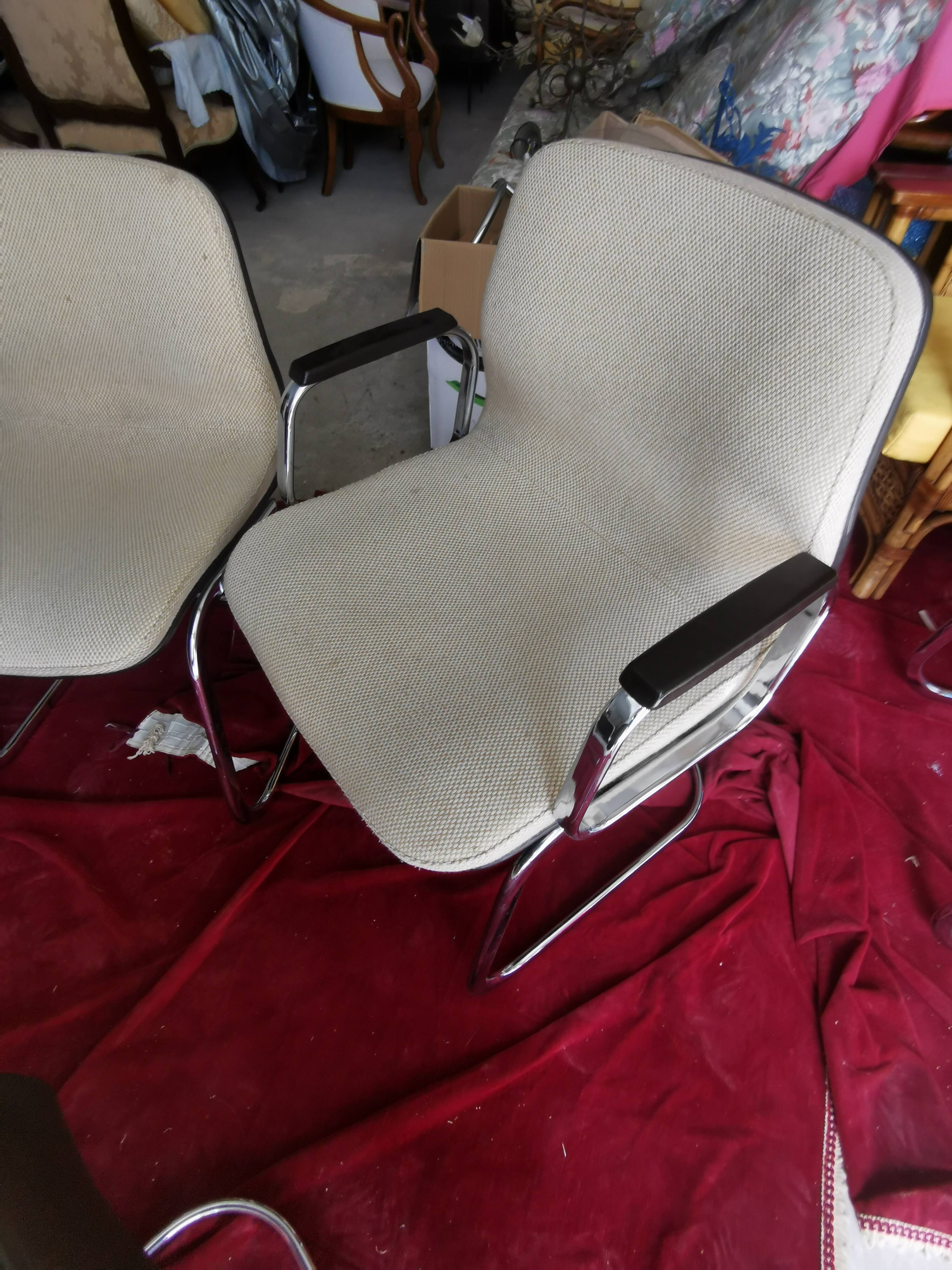 Ensemble de 6 chaises plus 1 fauteuil strafor année 70