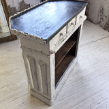 White patina and zinc counter