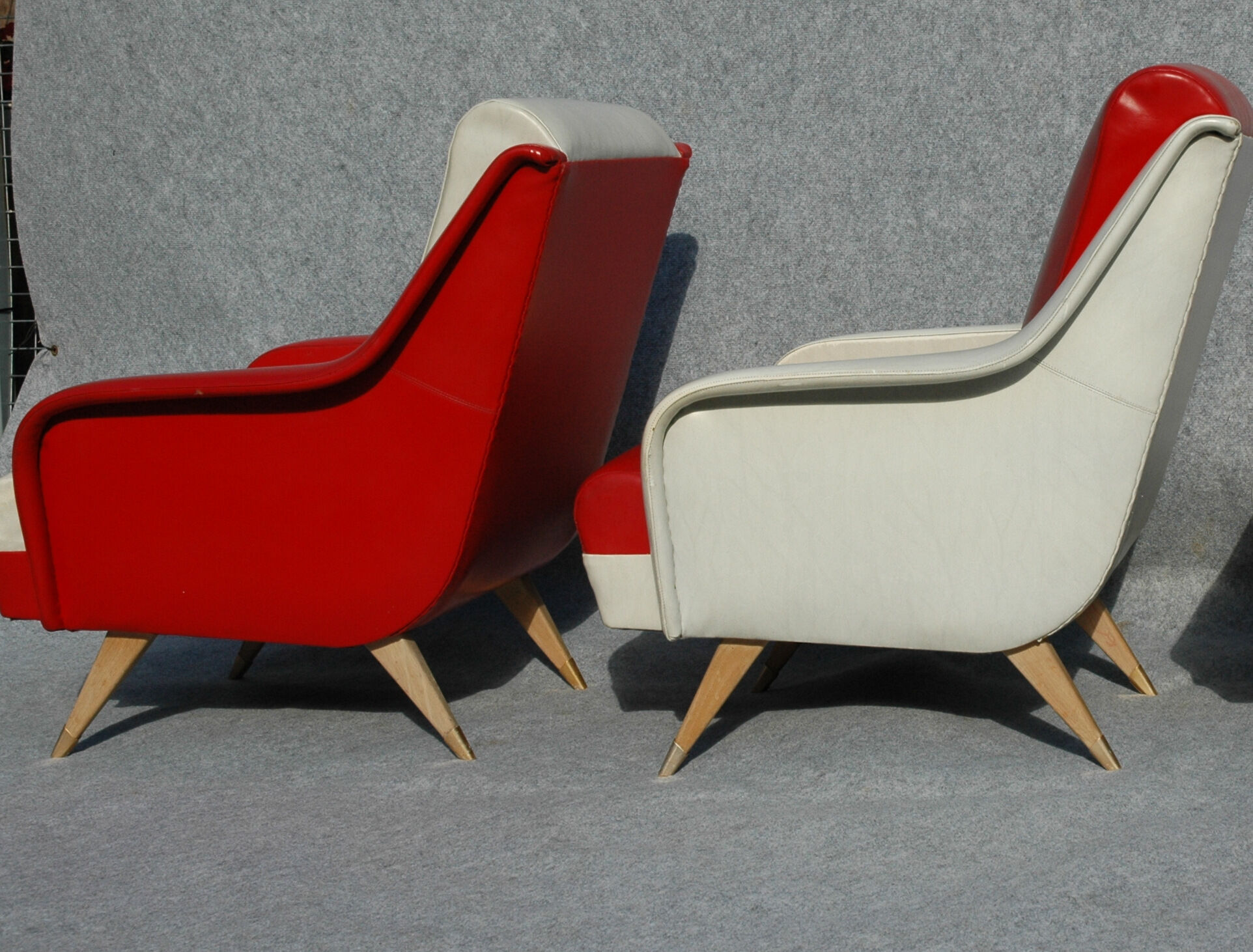 50s chairs in white and red skai, set of 2
