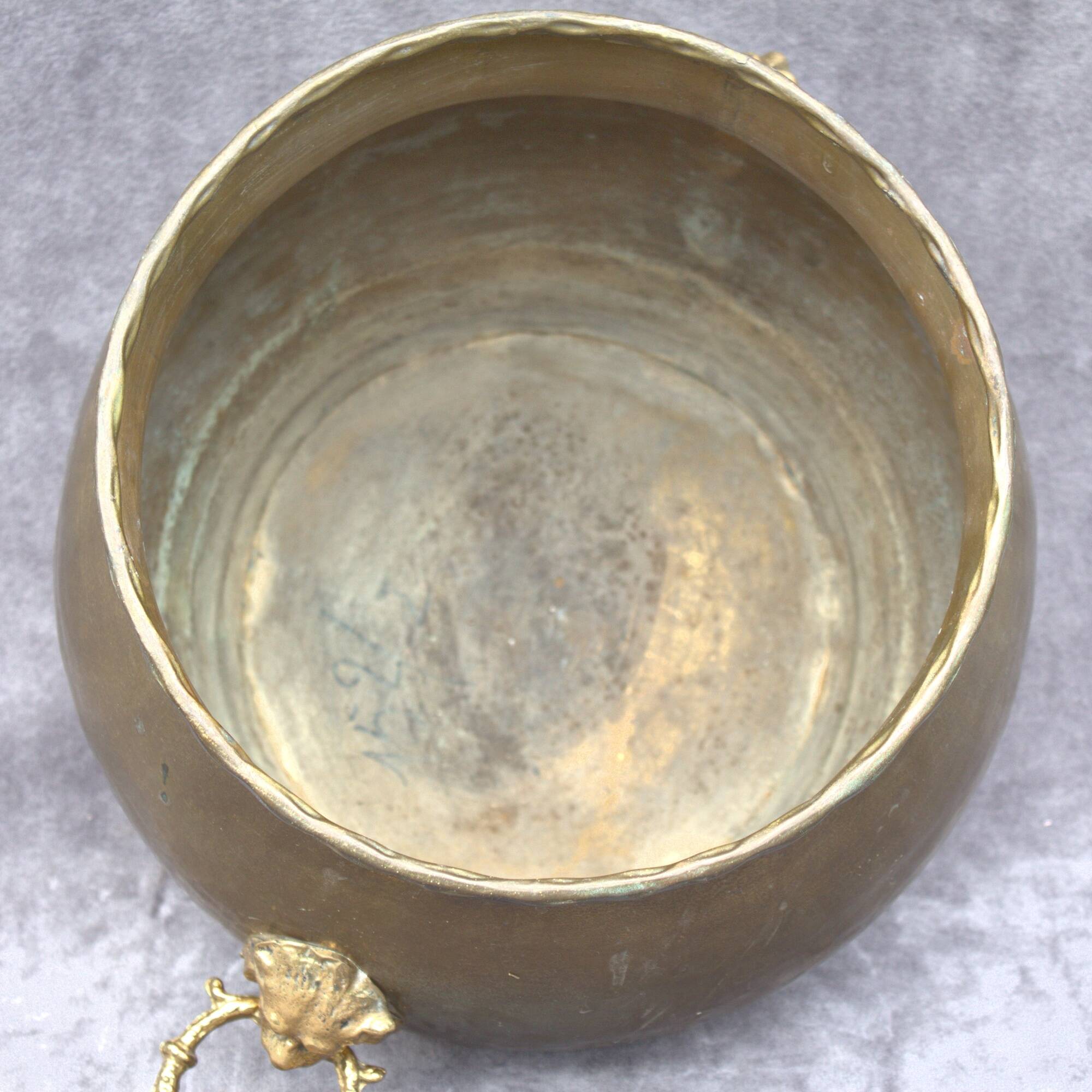 Vintage round flower pot copper brass planter lion feet