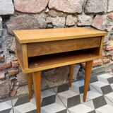 Spindle-legged bedside table from the 60s/70s.