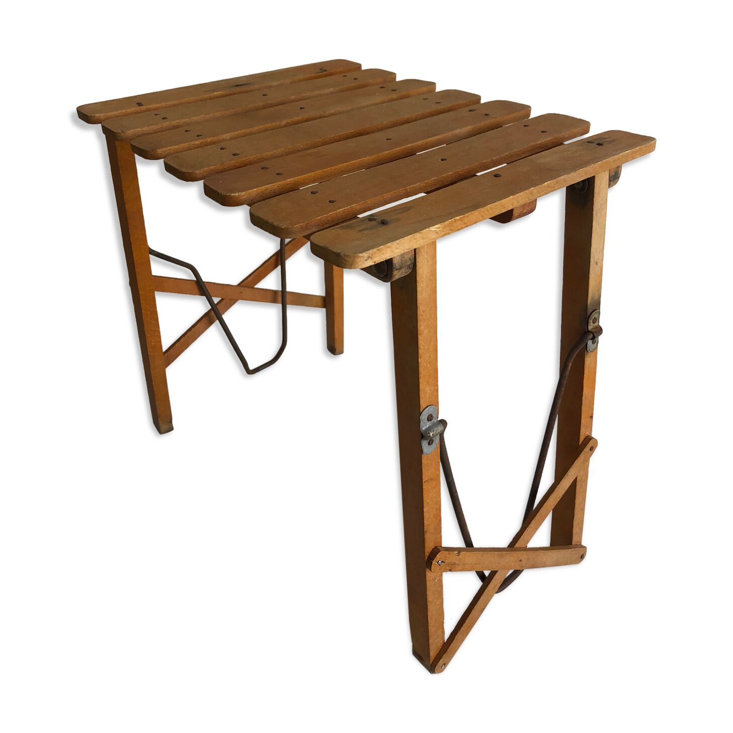 Folding stool with slats