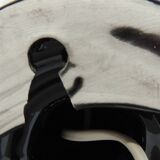 Paire d’appliques mains noires tenant un globe en opaline, années 70