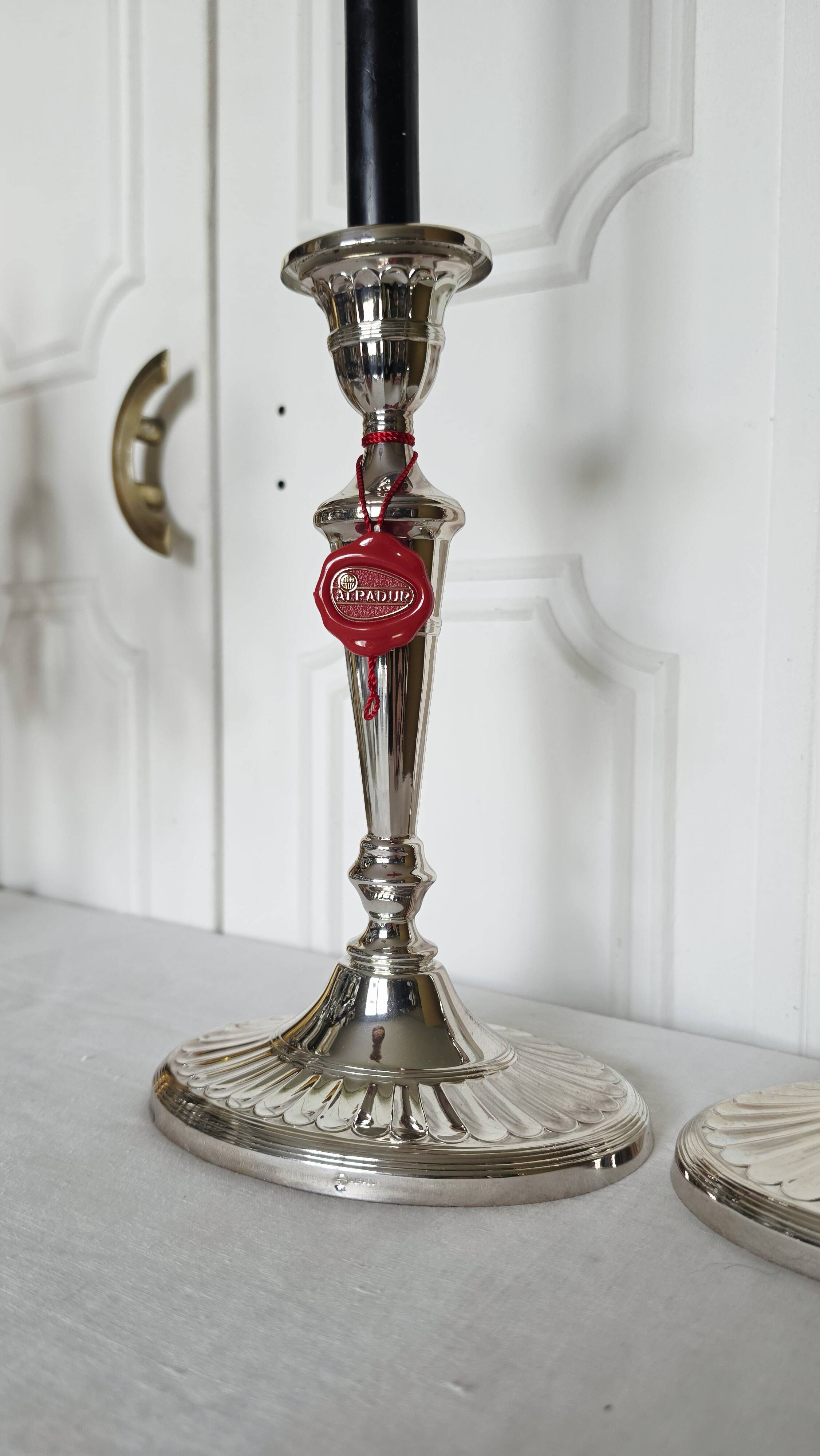 Elegant pair of candlesticks from the prestigious Spanish house Pedro Du.