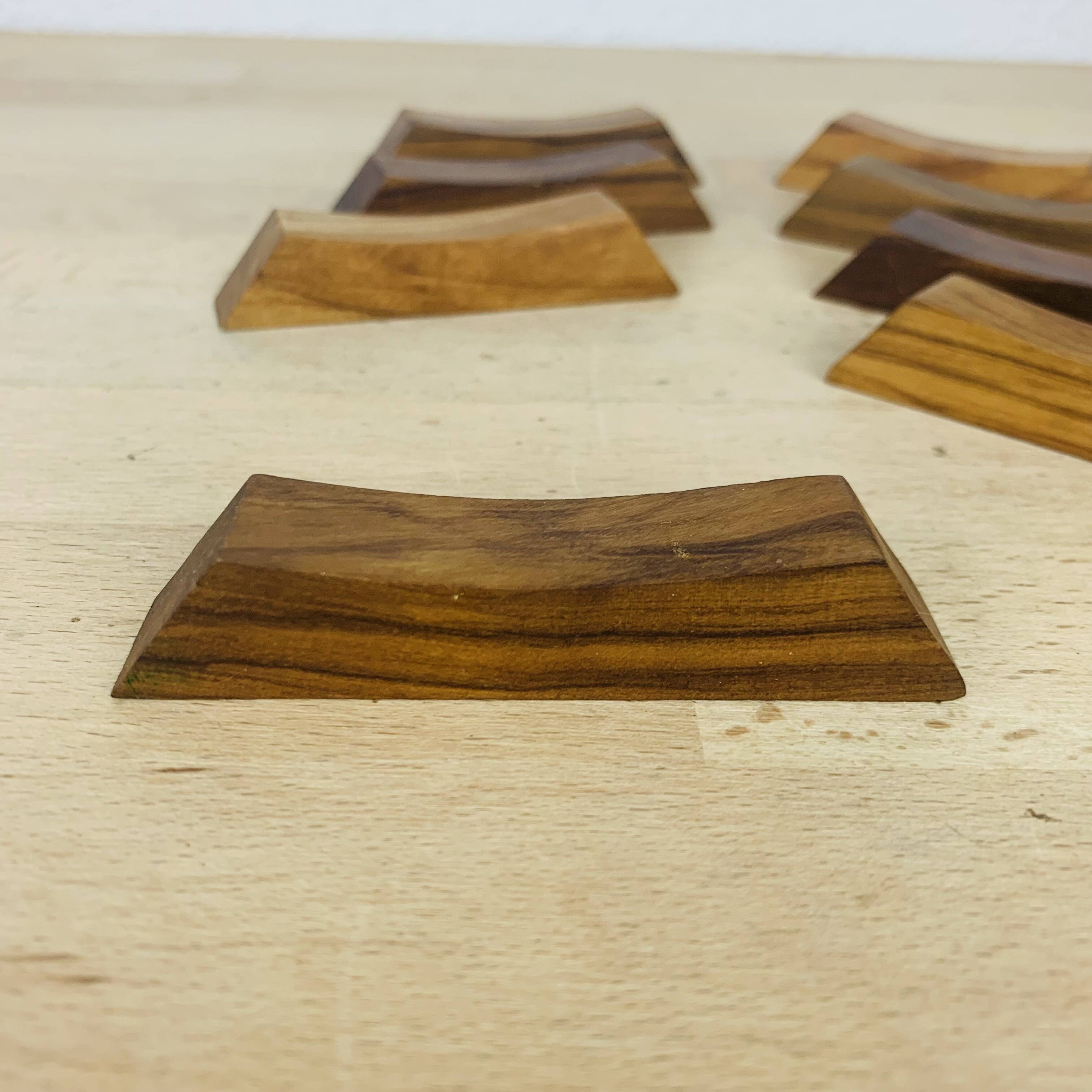 8 olive wood knife holders