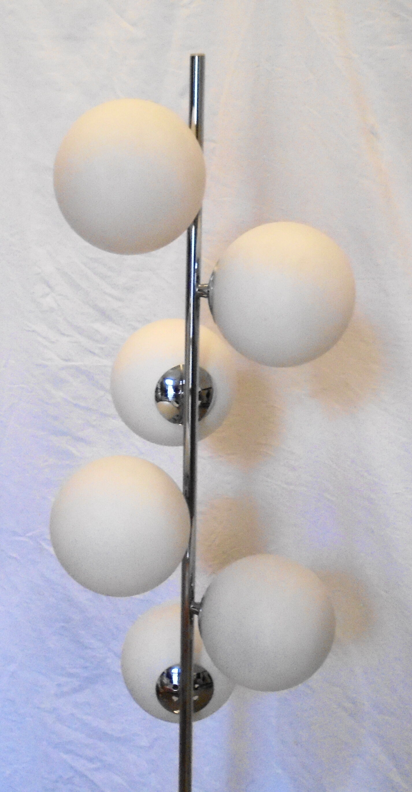 Lamppost 6 balls in white opaline, years 70