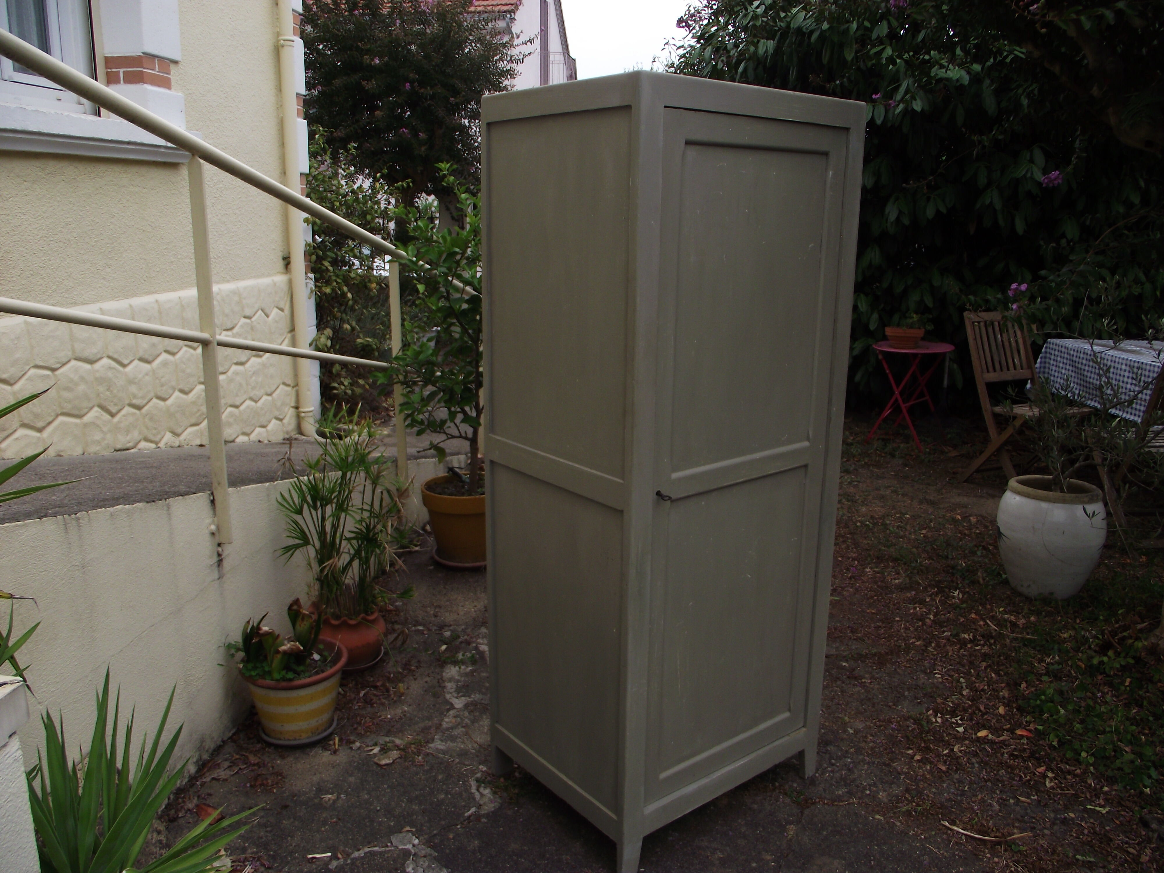 Parisian wardrobe one door