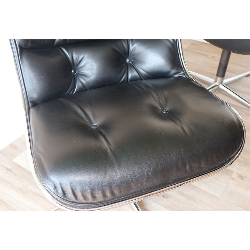 Pair of leather swivel armchairs by Charles Pollock for Knoll 1960